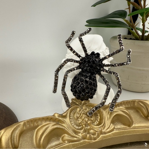 Black Crystal Spider Brooch – Statement Gothic Pin - Picture 3 of 6
